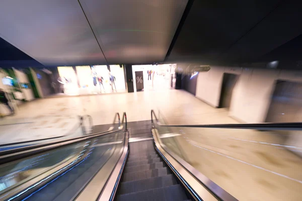 Centro comercial Escaleras mecánicas — Foto de Stock