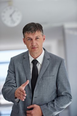 İşadamı portre modern ofis