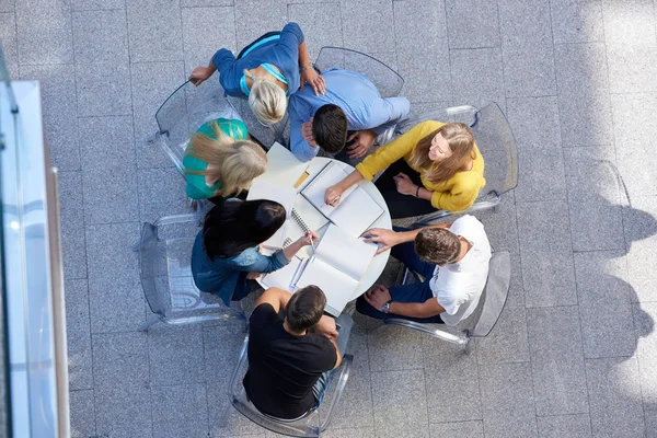 Studentengruppe von oben — Stockfoto