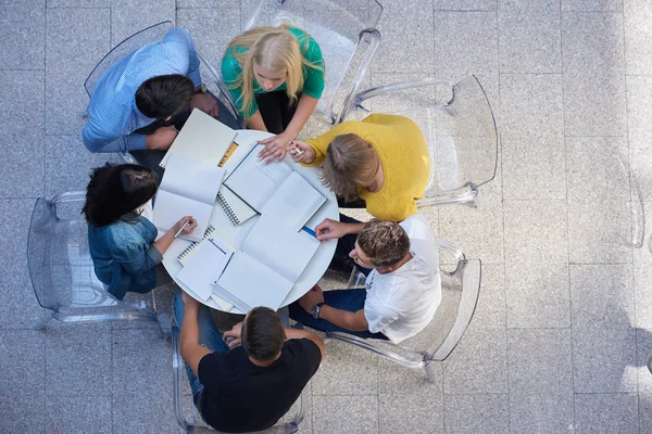 Groep van studenten bovenaanzicht — Stockfoto