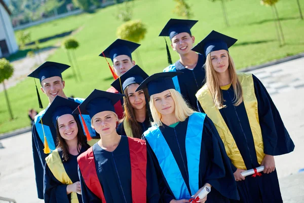 Mladí absolventi studenti — Stock fotografie