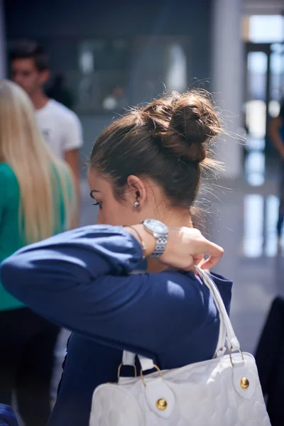 Studenti che vanno in classe — Foto Stock