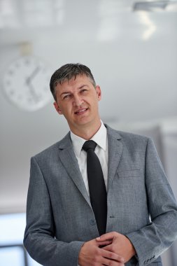 İşadamı portre modern ofis