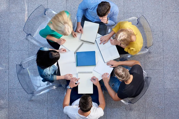 Grupo de estudiantes vista superior — Foto de Stock