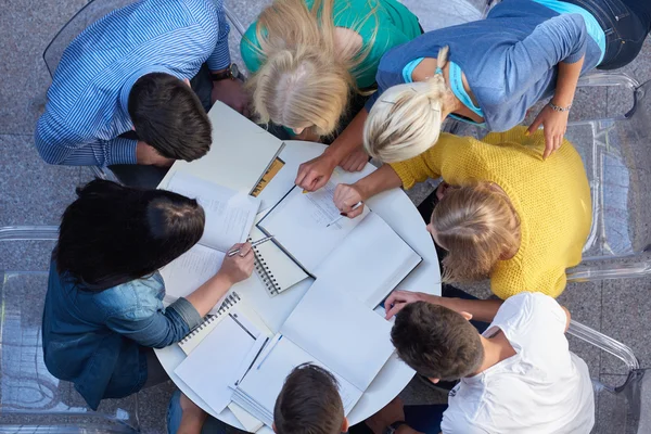 Groupe d'étudiants vue du dessus — Photo