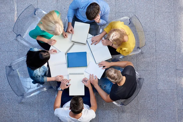 Studentengruppe von oben — Stockfoto