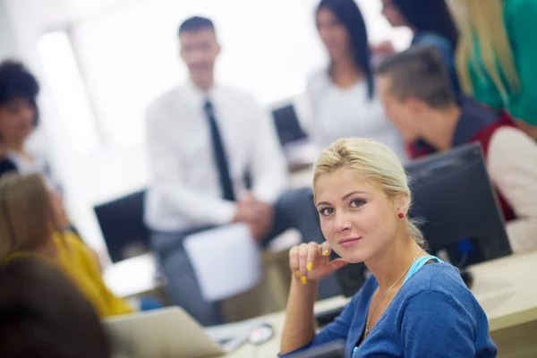 Porträt einer jungen Studentin — Stockfoto