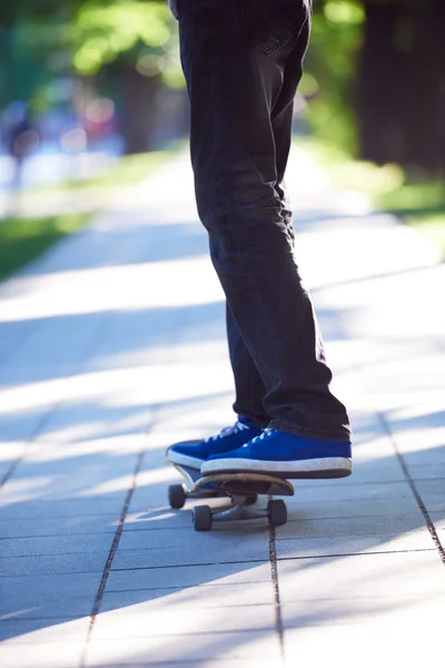 Detailní záběr na skateboardu skok — Stock fotografie