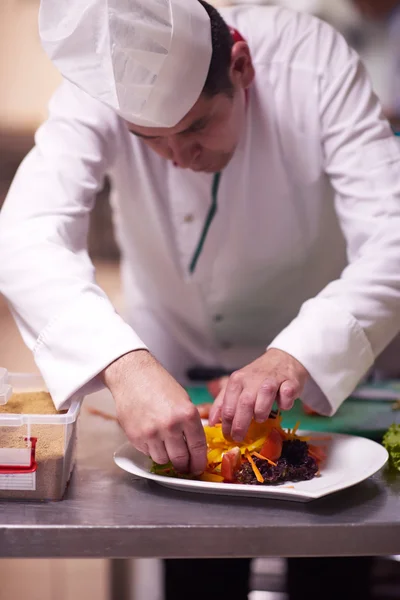 Chef Hotel Kitchen Preparing Decorating Food Delicious Vegetables — Stock Photo, Image