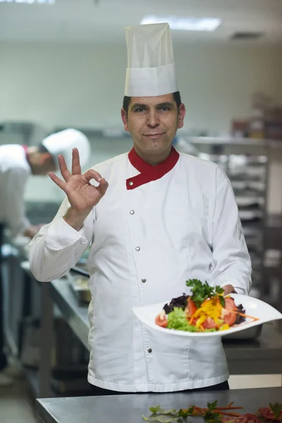 Chef na cozinha do hotel vista — Fotografia de Stock