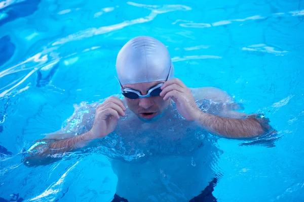 Nadador en piscina cubierta —  Fotos de Stock