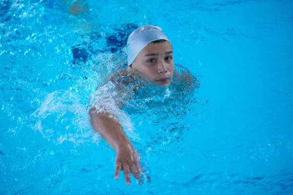 Gyermek medencében — Stock Fotó