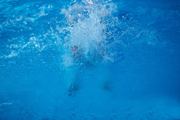 Pływak w kryty basen — Zdjęcie stockowe