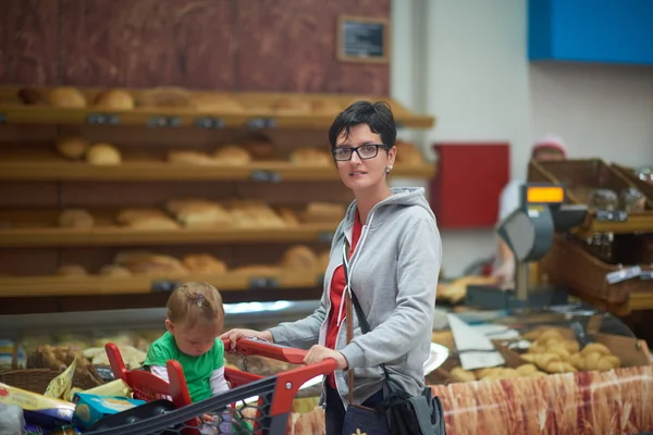 Madre con baby shopping — Foto Stock