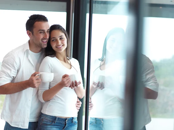 Rcouple drinking first morning coffee — Stock Photo, Image