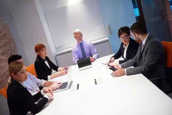 Skupina podnikatelů na setkání — Stock fotografie