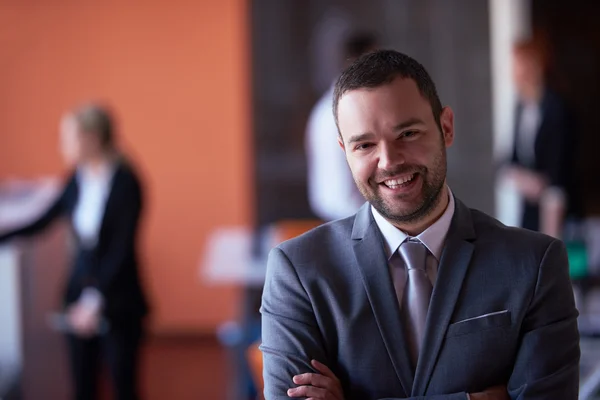 Retrato de hombre de negocios joven — Foto de Stock