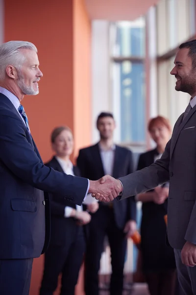 Two businessmen shaking hands — Stock Photo, Image