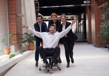 Grup iş adamları eğleniyor