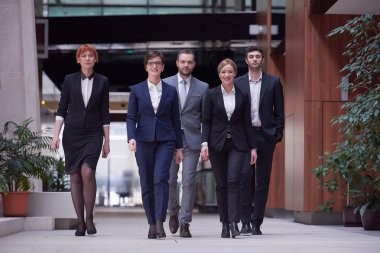 Grup yürüyüş iş adamları