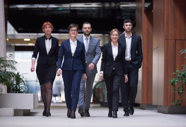 Grup yürüyüş iş adamları