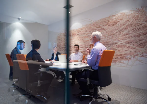 Grupo de empresarios en la reunión — Foto de Stock