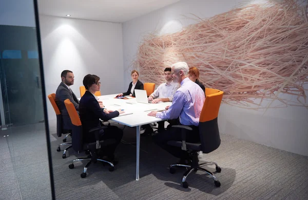 Groep van zakenmensen over vergadering — Stockfoto