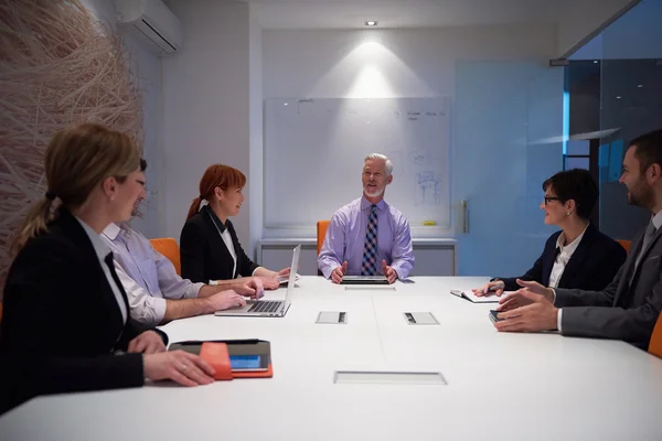 Groep van zakenmensen over vergadering — Stockfoto