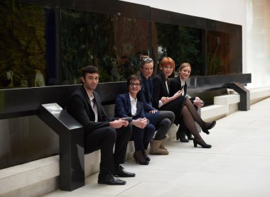 Ofisteki iş adamları grubu