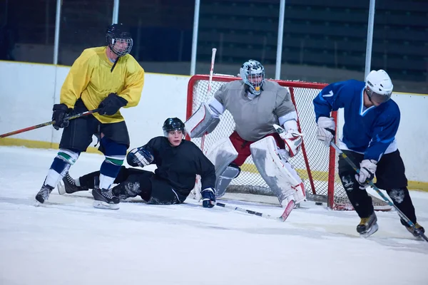 Portero de hockey sobre hielo —  Fotos de Stock