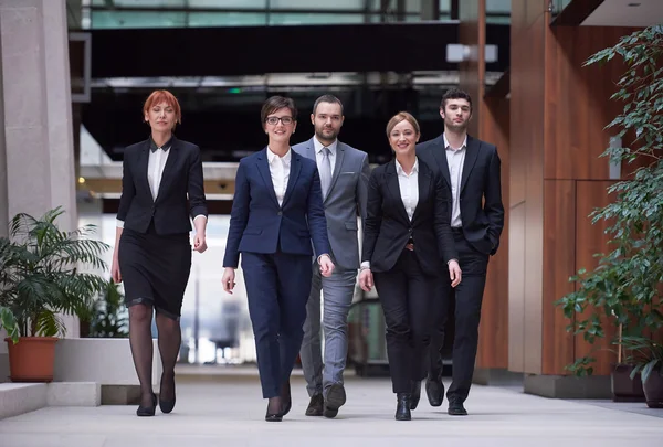 Zakenmensen team lopen — Stockfoto