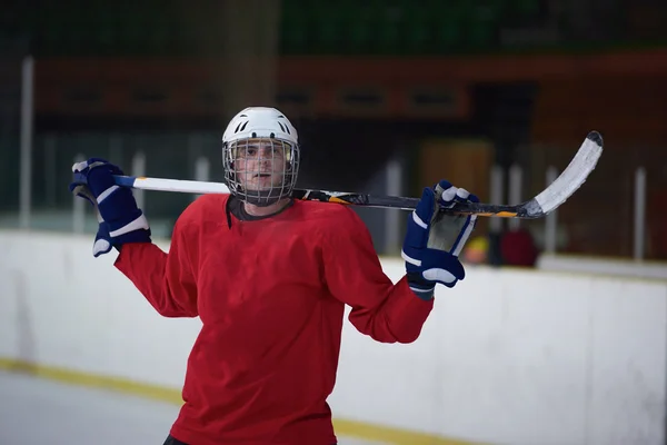 Buz hokeyi oyuncusu portresi — Stok fotoğraf