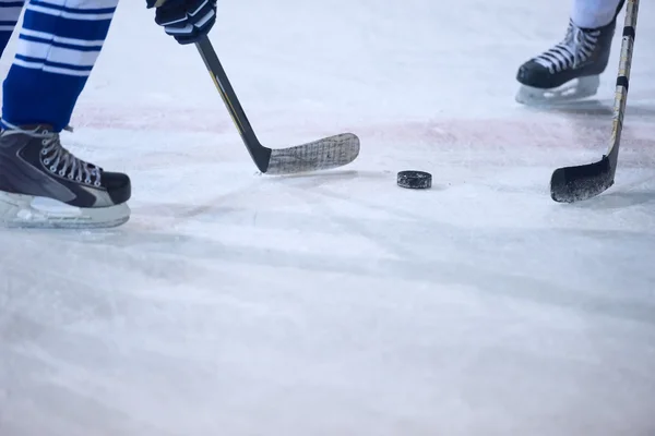 Jugadores de hockey sobre hielo — Foto de Stock