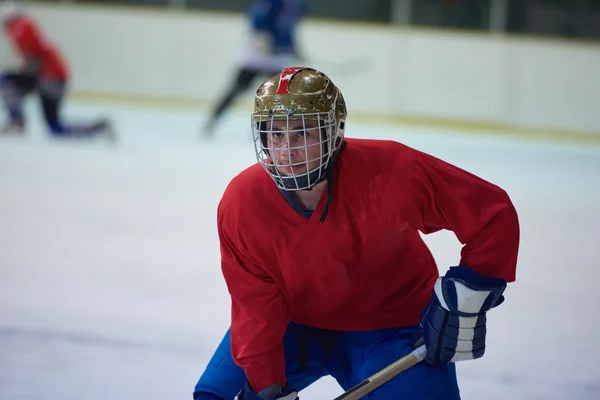 Eishockeyspieler in Aktion — Stockfoto