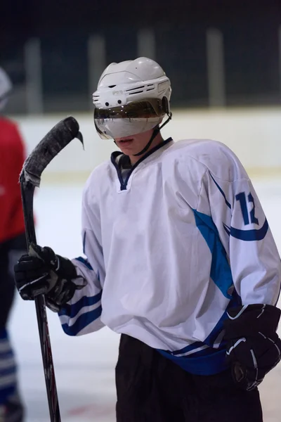 Retrato jugador de hockey sobre hielo — Foto de Stock