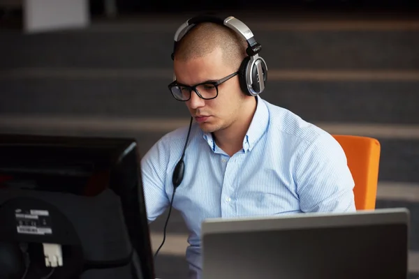 Startup business, software developer working on computer — Stock Photo, Image