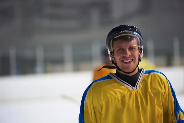 Portrait joueur de hockey sur glace — Photo