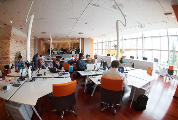 Start-up-Unternehmensgruppe im Büro — Stockfoto