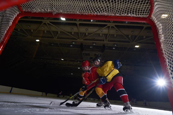 Eishockeyspieler in Aktion — Stockfoto