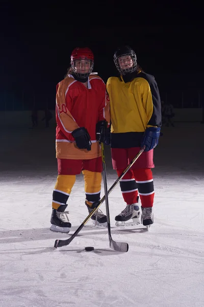 Έφηβος κορίτσια πορτρέτο παίκτες χόκεϊ επί πάγου — Φωτογραφία Αρχείου