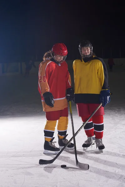 Teen girls ice hockey players portrait — Stock Photo, Image