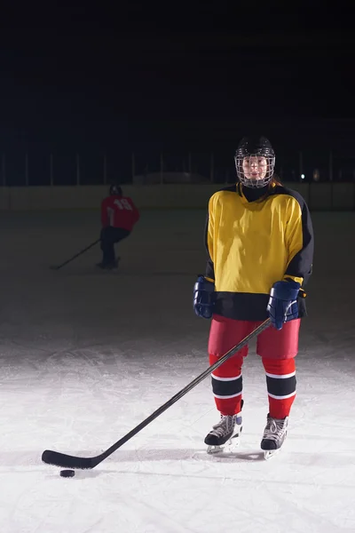 Fille enfants hockey sur glace joueur portrait — Photo