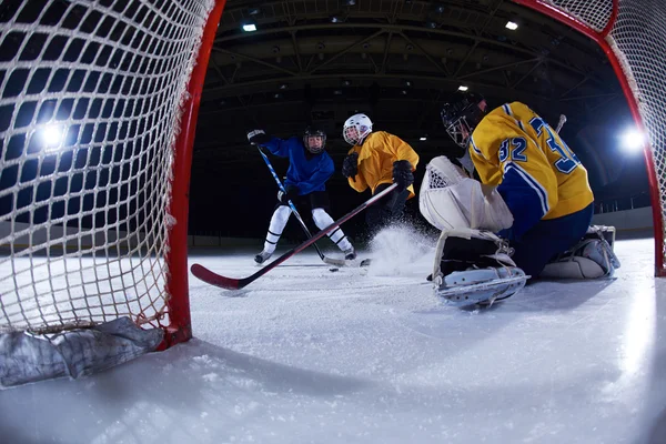 Ice hockey goalkeeper — Stock Photo, Image