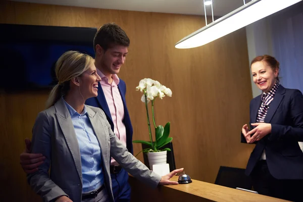 Couple on a business trip — Stock Photo, Image