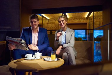 işten sonra içki almak iş birleştirmek