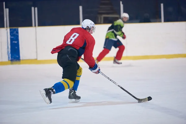 Giocatori di hockey su ghiaccio — Foto Stock