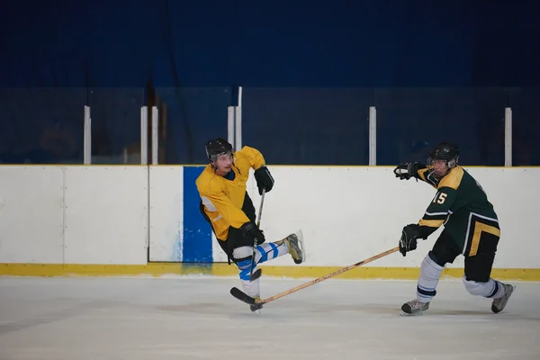 Giocatori di hockey su ghiaccio — Foto Stock