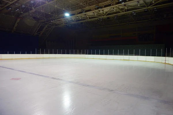 Pista de gelo vazia, arena de hóquei — Fotografia de Stock