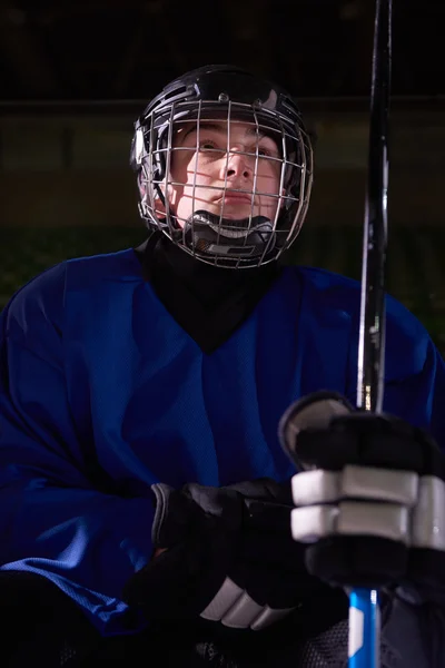 Ice hockey players on bench — Stock Photo, Image