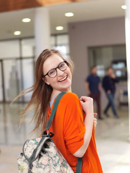 Student meisje met tablet pc — Stockfoto